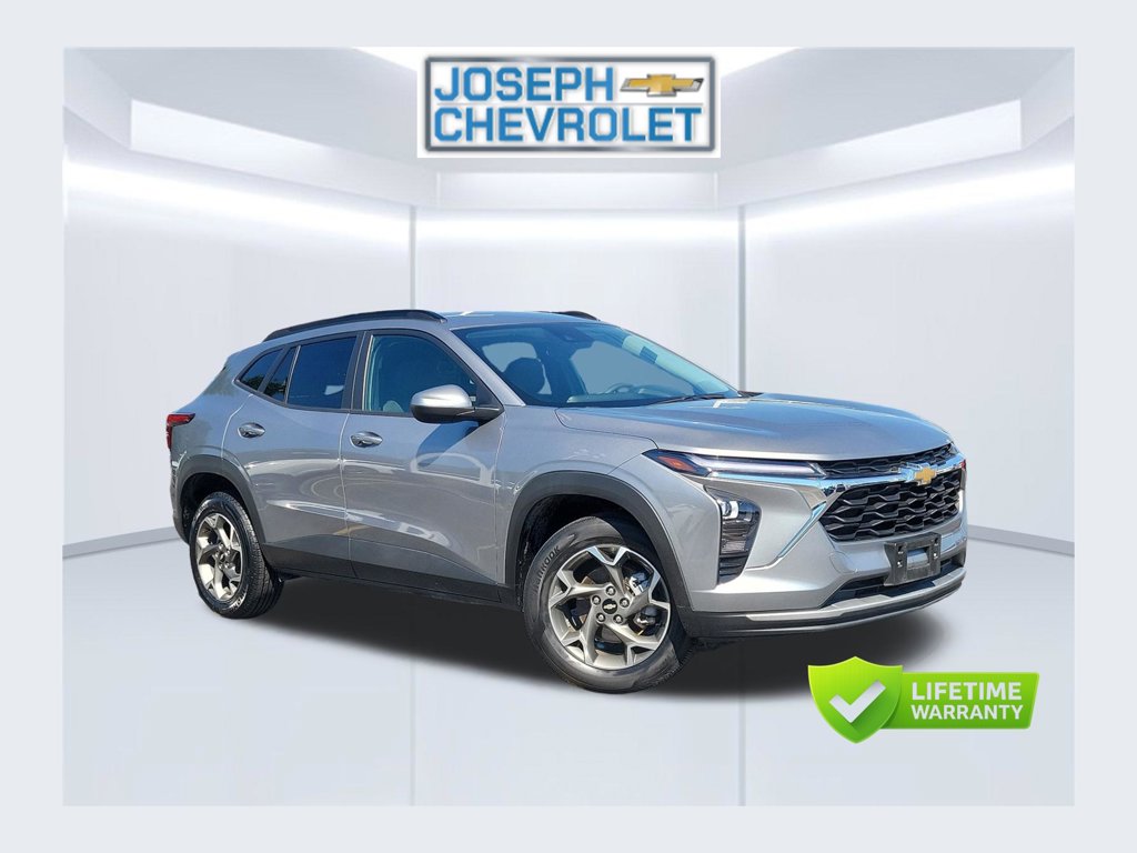 Used 2025 Chevrolet Trax LT SUV