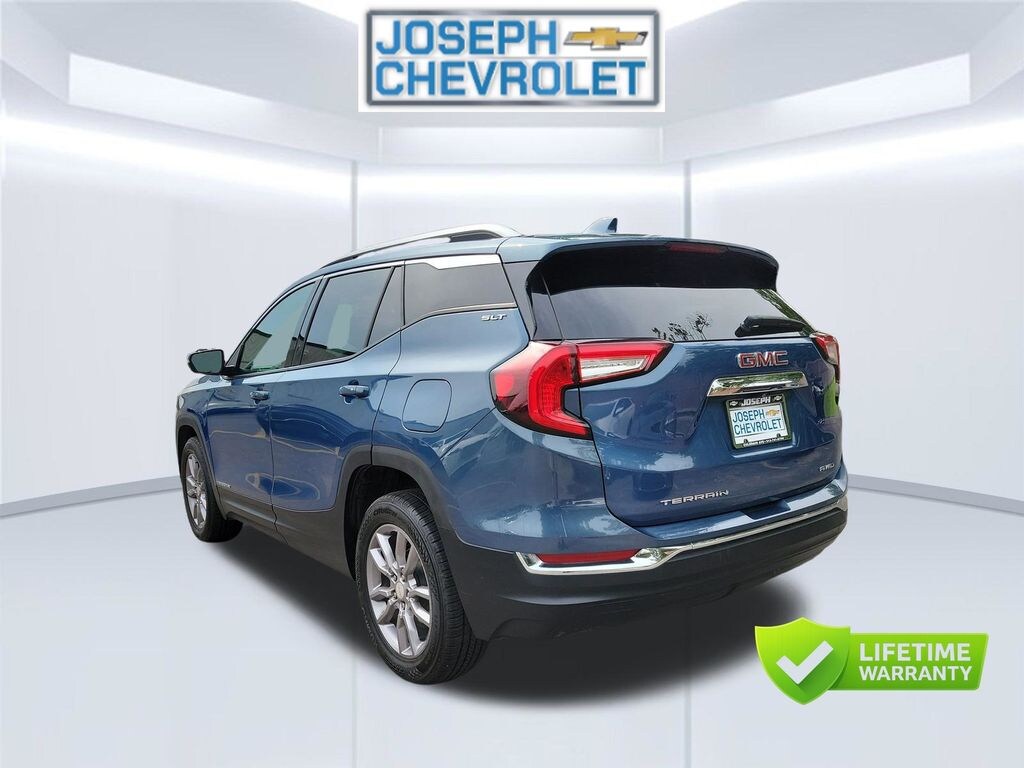 Used 2024 GMC Terrain SLT SUV