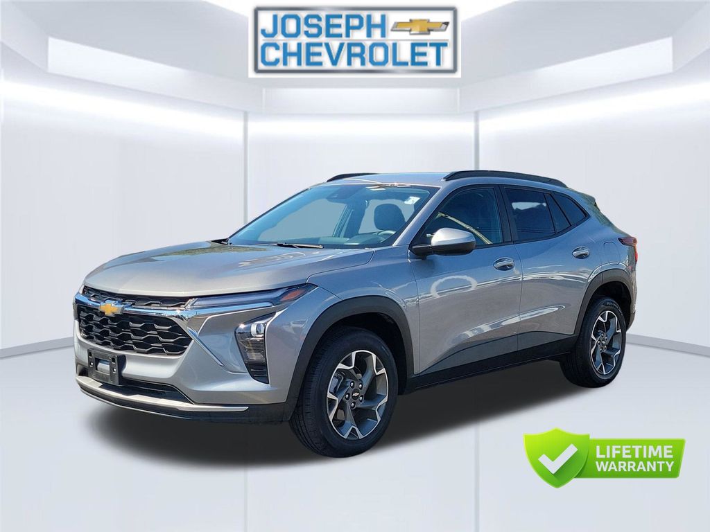 Used 2025 Chevrolet Trax LT SUV