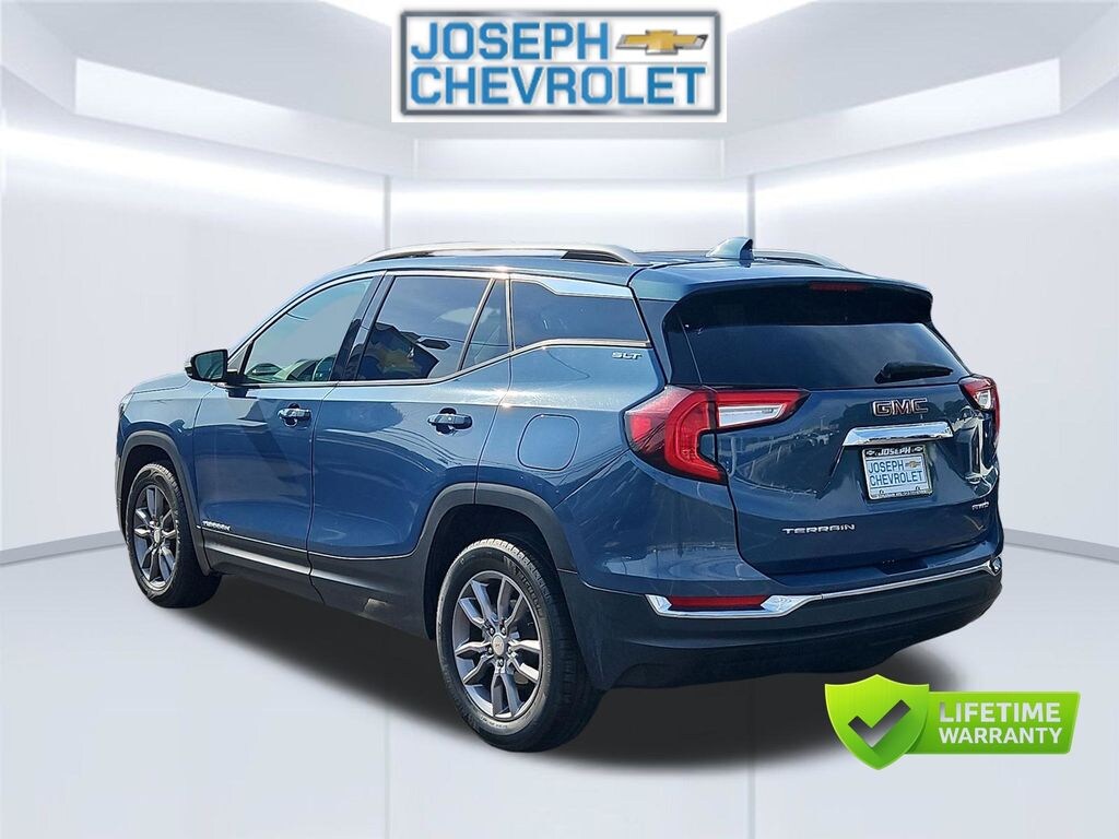 Used 2024 GMC Terrain SLT SUV