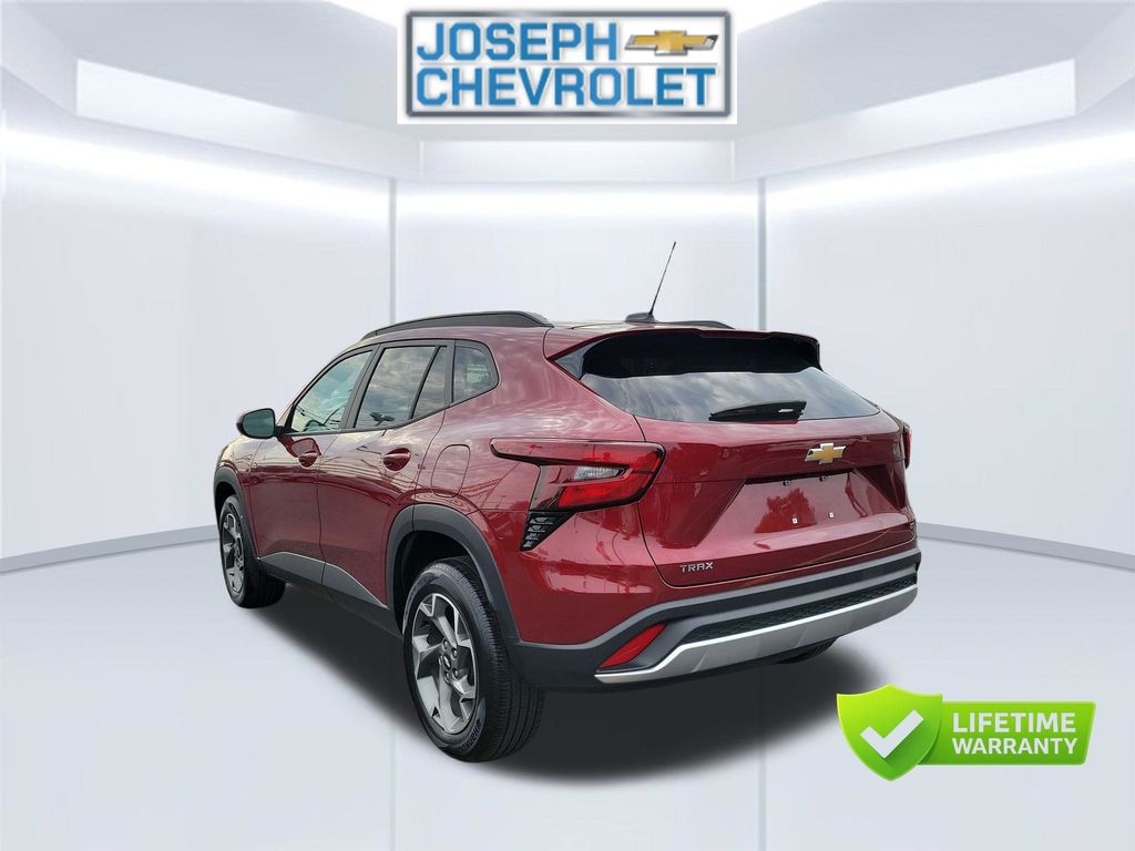 Used 2025 Chevrolet Trax LT SUV