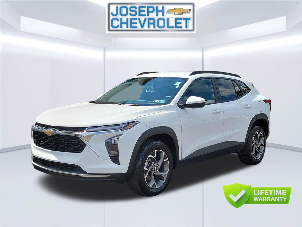 Used 2025 Chevrolet Trax LT SUV