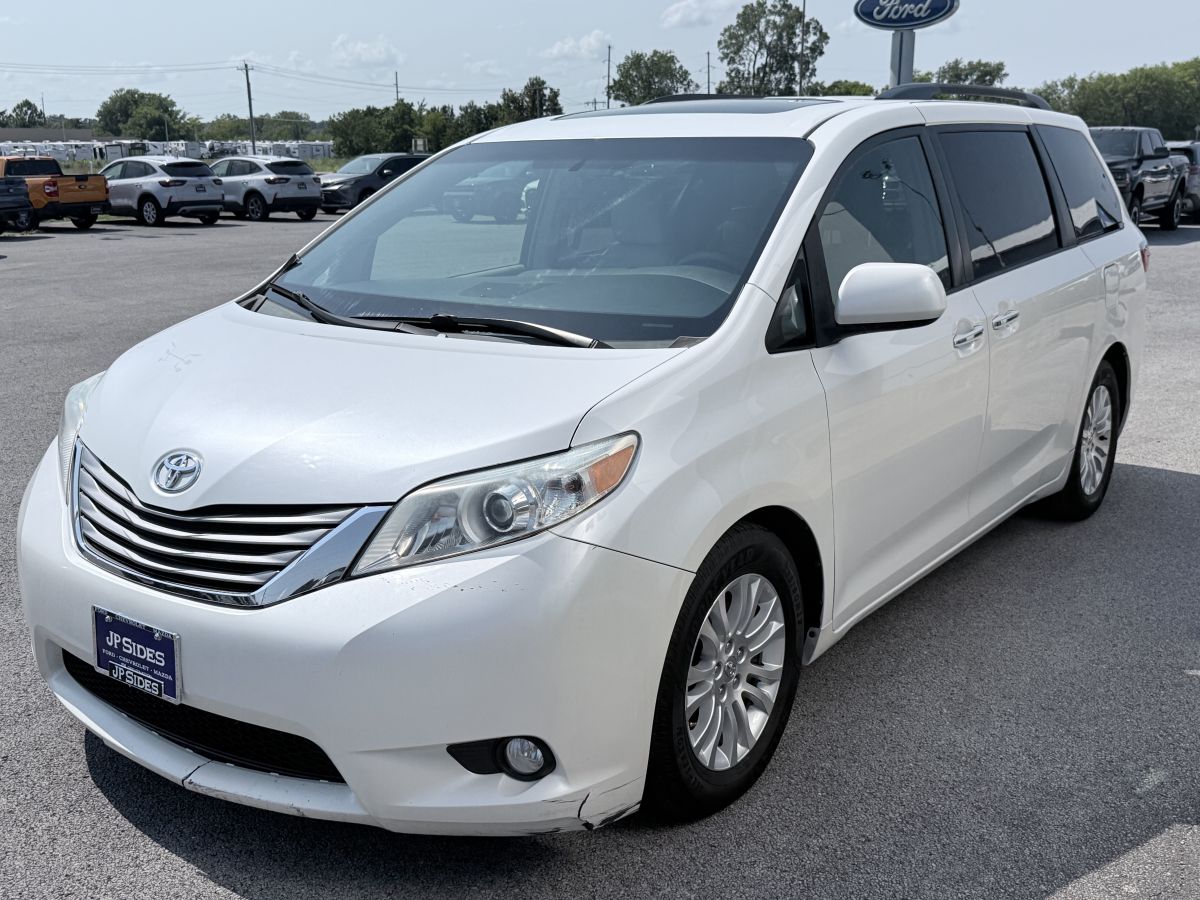 2015 Toyota Sienna XLE