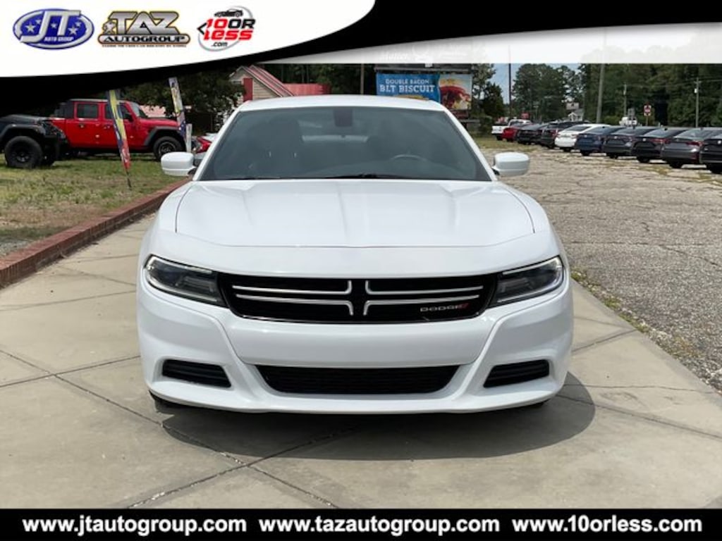 Used 2015 Dodge Charger SE Sedan