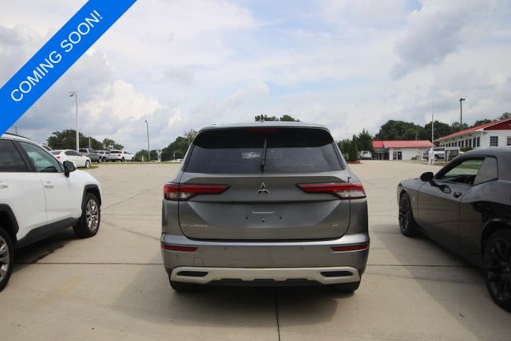 Used 2023 Mitsubishi Outlander SE SUV