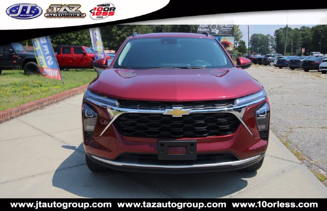 Used 2025 Chevrolet Trax LT SUV