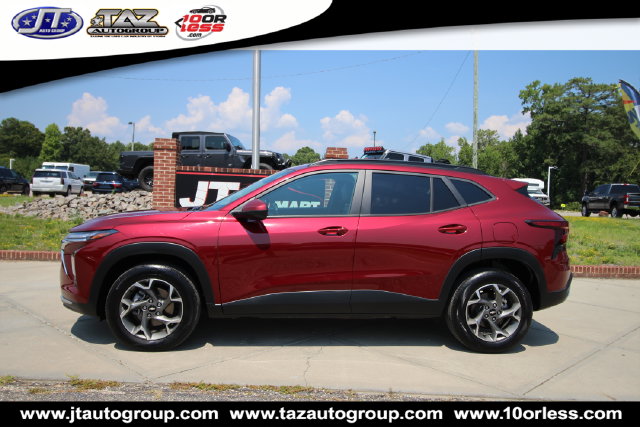 Used 2025 Chevrolet Trax LT SUV
