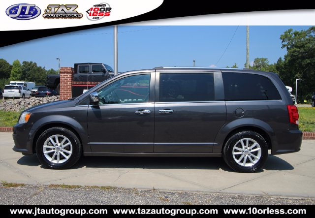 Used 2020 Dodge Grand Caravan SXT Minivan/Van