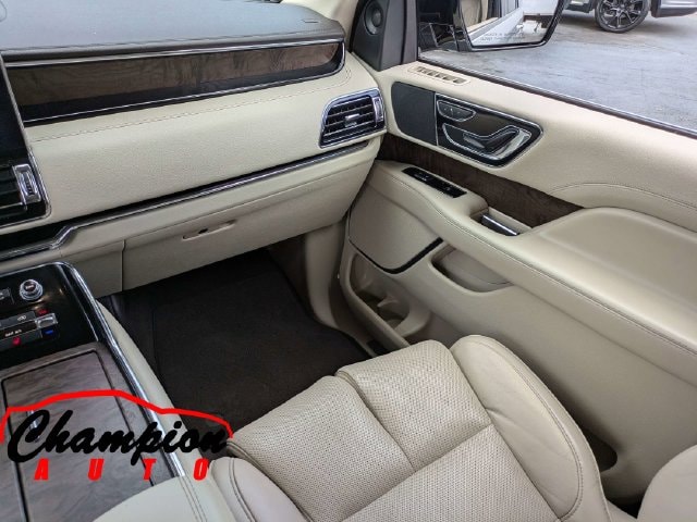 2019 Lincoln Navigator Select - Photo 23