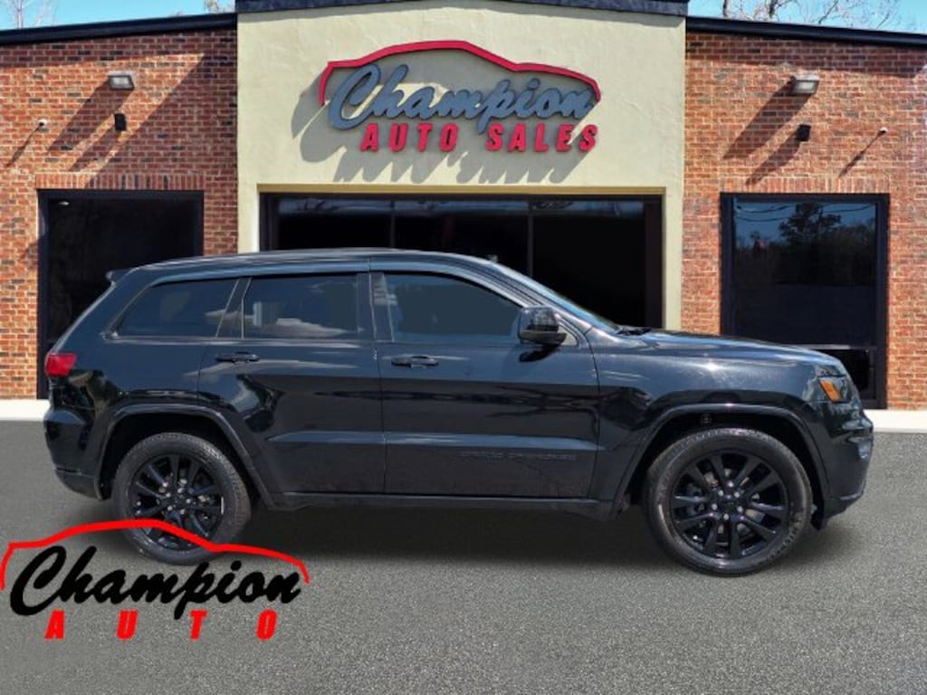 Used 2019 Jeep Grand Cherokee Laredo SUV
