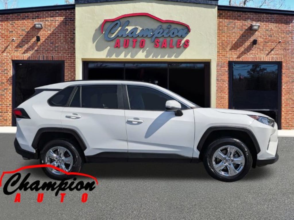 Used 2020 Toyota RAV4 XLE SUV