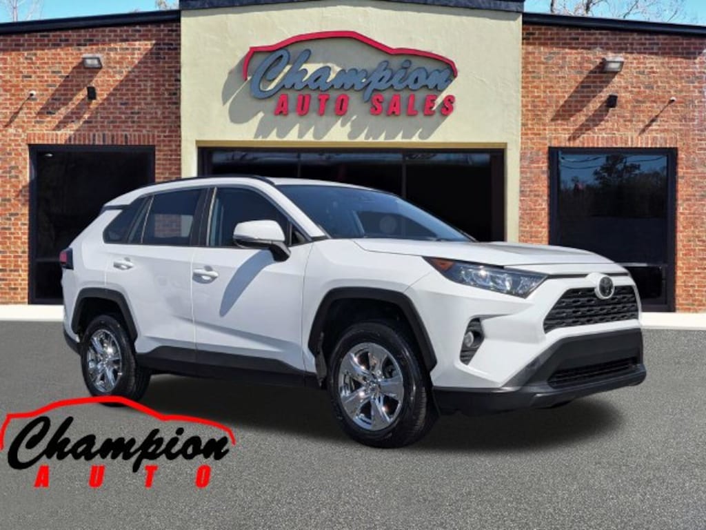 Used 2020 Toyota RAV4 XLE SUV