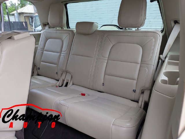 2019 Lincoln Navigator Select - Photo 19