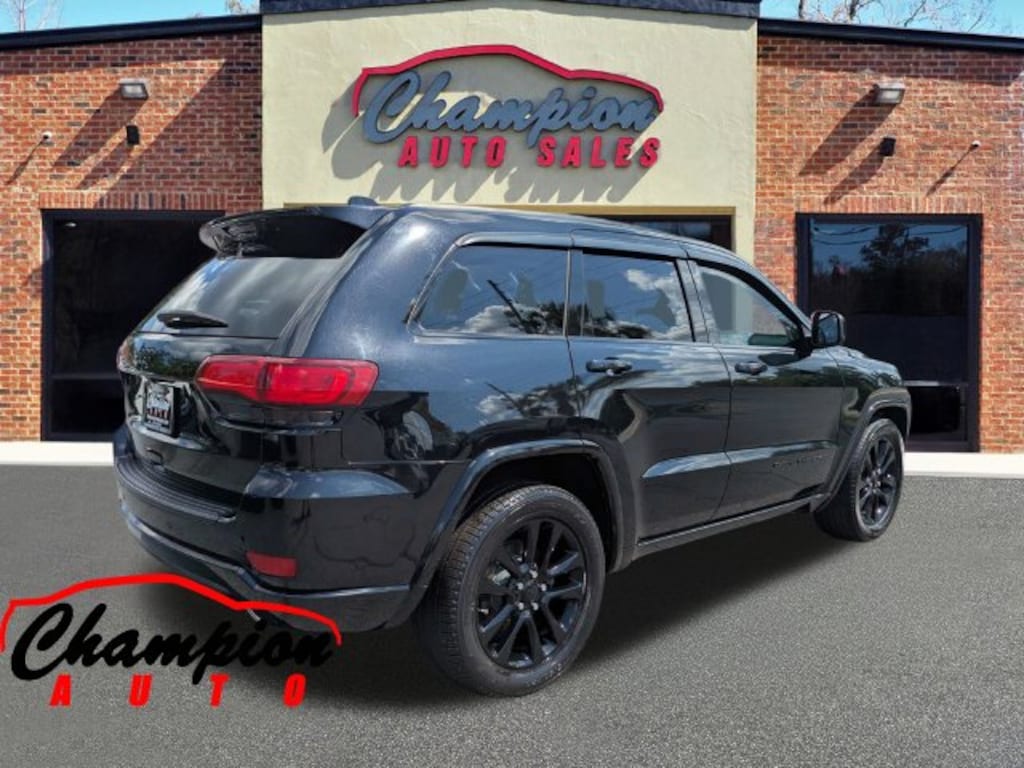 Used 2019 Jeep Grand Cherokee Laredo SUV