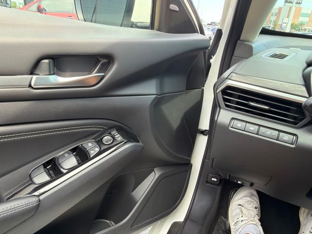 2023 Nissan Altima SL - Photo 10