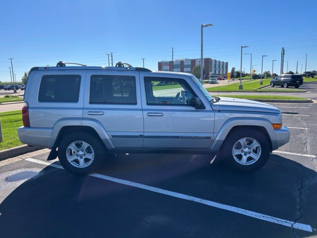 Used 2008 Jeep Commander Limited SUV