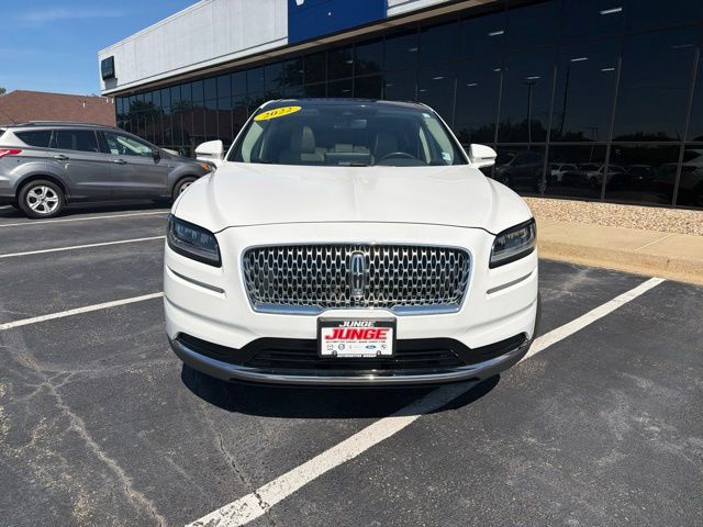 2LMPJ8K96NBL10990