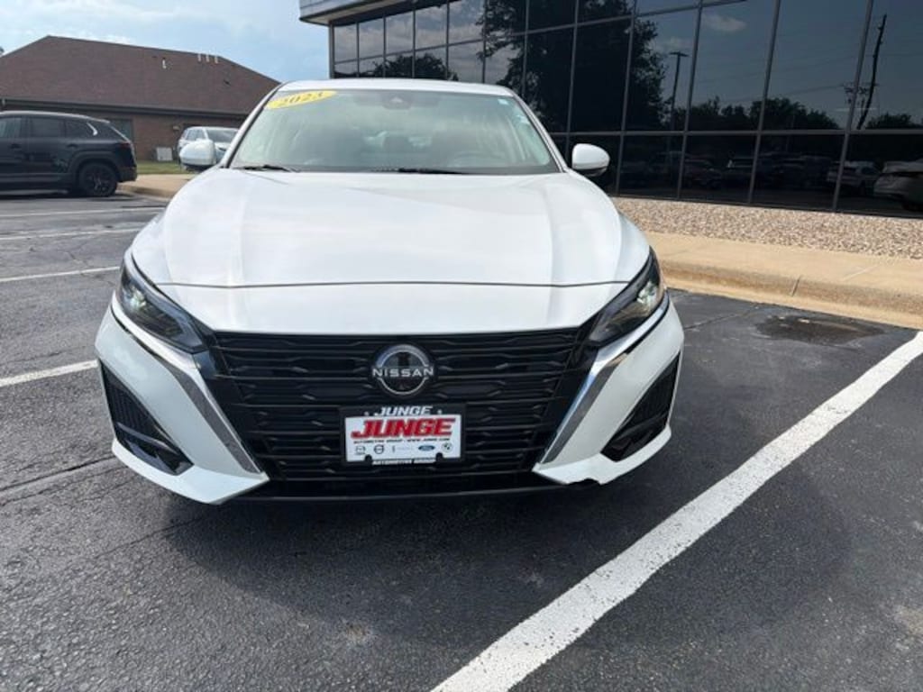 Used 2023 Nissan Altima 2.5 SL Sedan