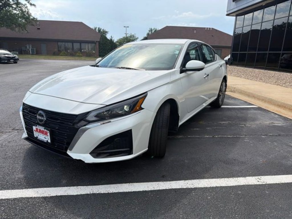 Used 2023 Nissan Altima 2.5 SL Sedan