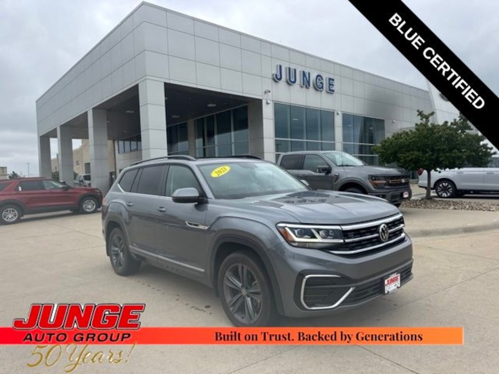 Used 2021 Volkswagen Atlas 3.6L V6 SE w/Technology R-Line SUV