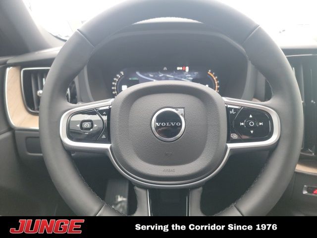 2026 Volvo XC60 Plus - Photo 4