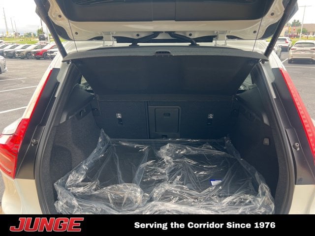 2026 Volvo XC40 Ultra - Photo 14