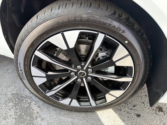 2026 Volvo XC60 Plus - Photo 19
