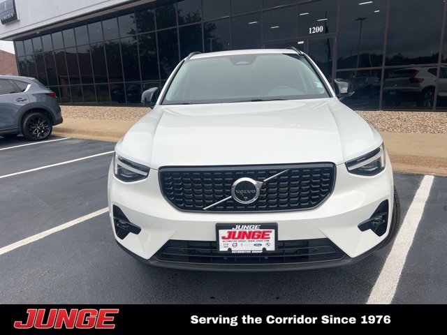 2026 Volvo XC40 Ultra - Photo 2