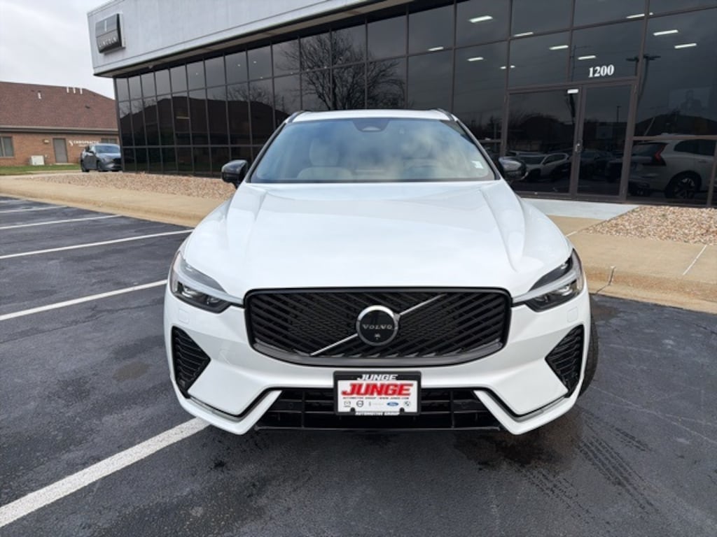 New 2026 Volvo XC60 B5 Plus SUV