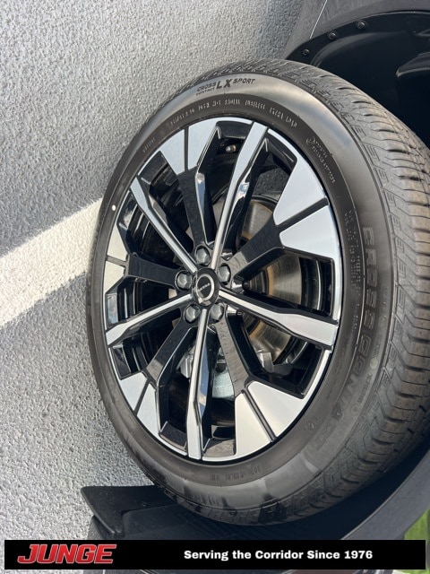 2026 Volvo XC60 Plus - Photo 17