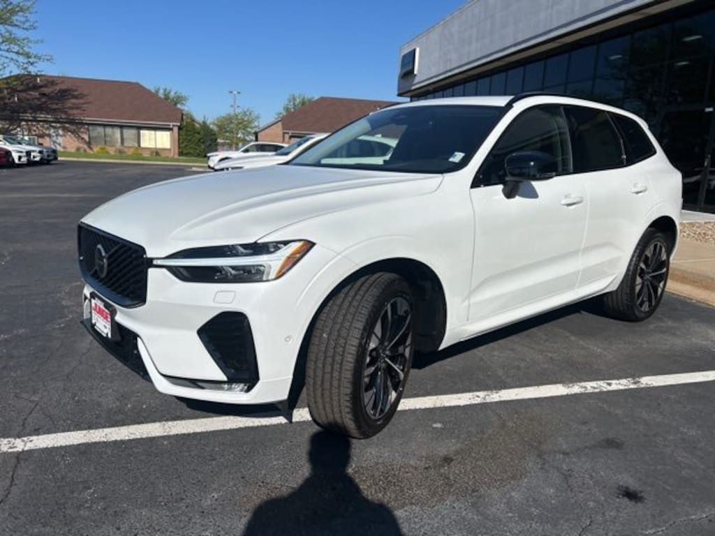 New 2026 Volvo XC60 B5 Plus SUV