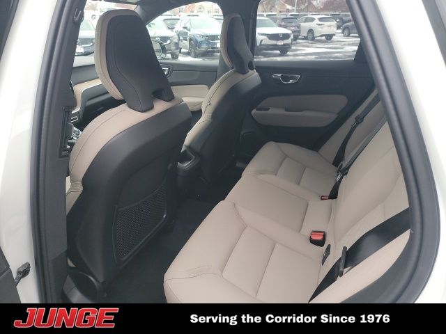 2026 Volvo XC60 Plus - Photo 11