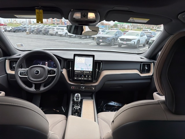 2026 Volvo XC60 Plus - Photo 13