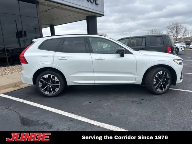 2026 Volvo XC60 Plus - Photo 19