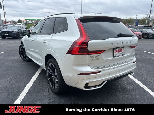 2026 Volvo XC60 Plus - Photo 17