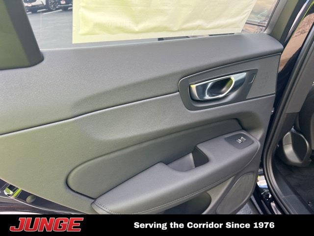 2026 Volvo XC60 Plus - Photo 11