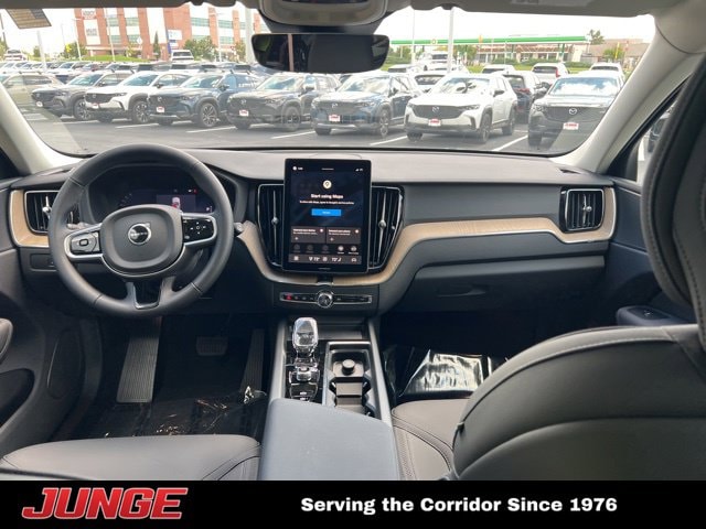 2026 Volvo XC60 Plus - Photo 13