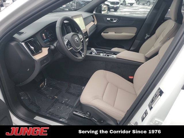 2026 Volvo XC60 Plus - Photo 9