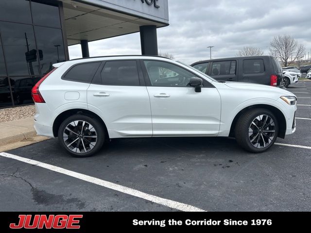 2026 Volvo XC60 Plus - Photo 20