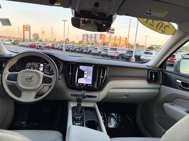 Used 2021 Volvo XC60 T5 Momentum SUV