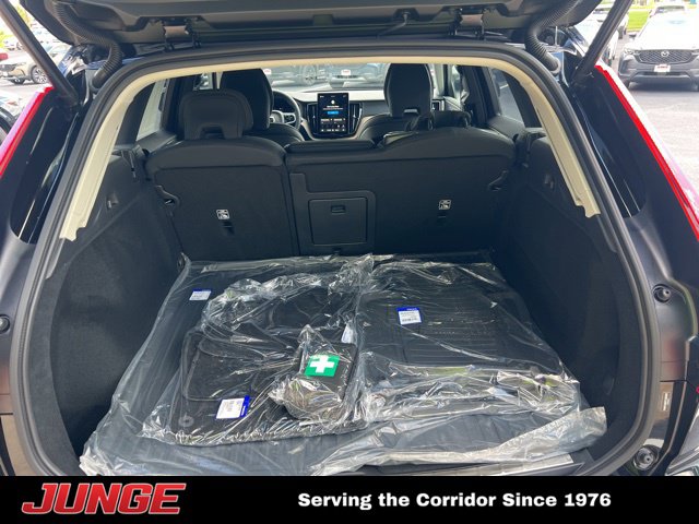 2026 Volvo XC60 Plus - Photo 14