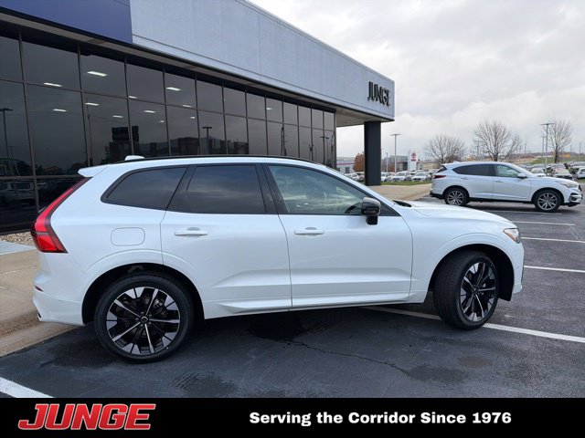 2026 Volvo XC60 Plus - Photo 24