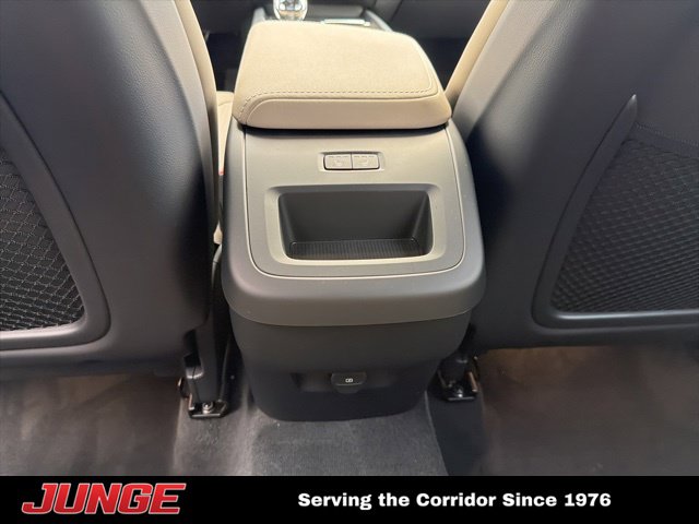 2026 Volvo XC60 Plus - Photo 12