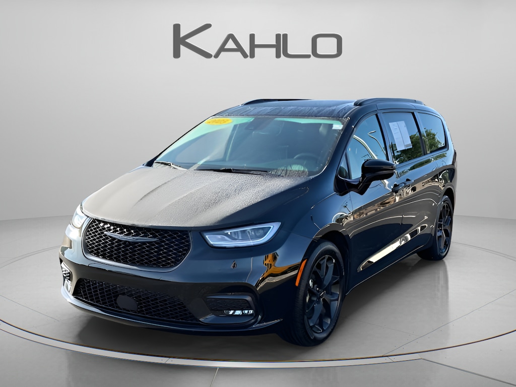 Used 2025 Chrysler Pacifica Limited Van Passenger Van