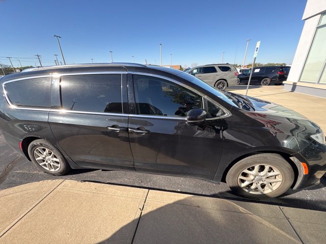 Used 2021 Chrysler Pacifica Touring L Van Passenger Van