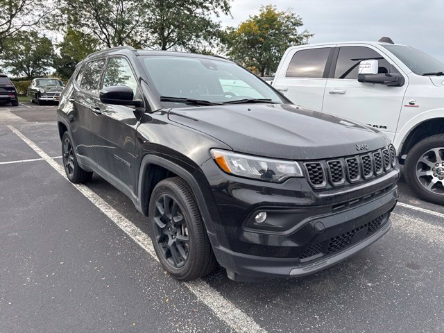 Used 2025 Jeep Compass Latitude SUV