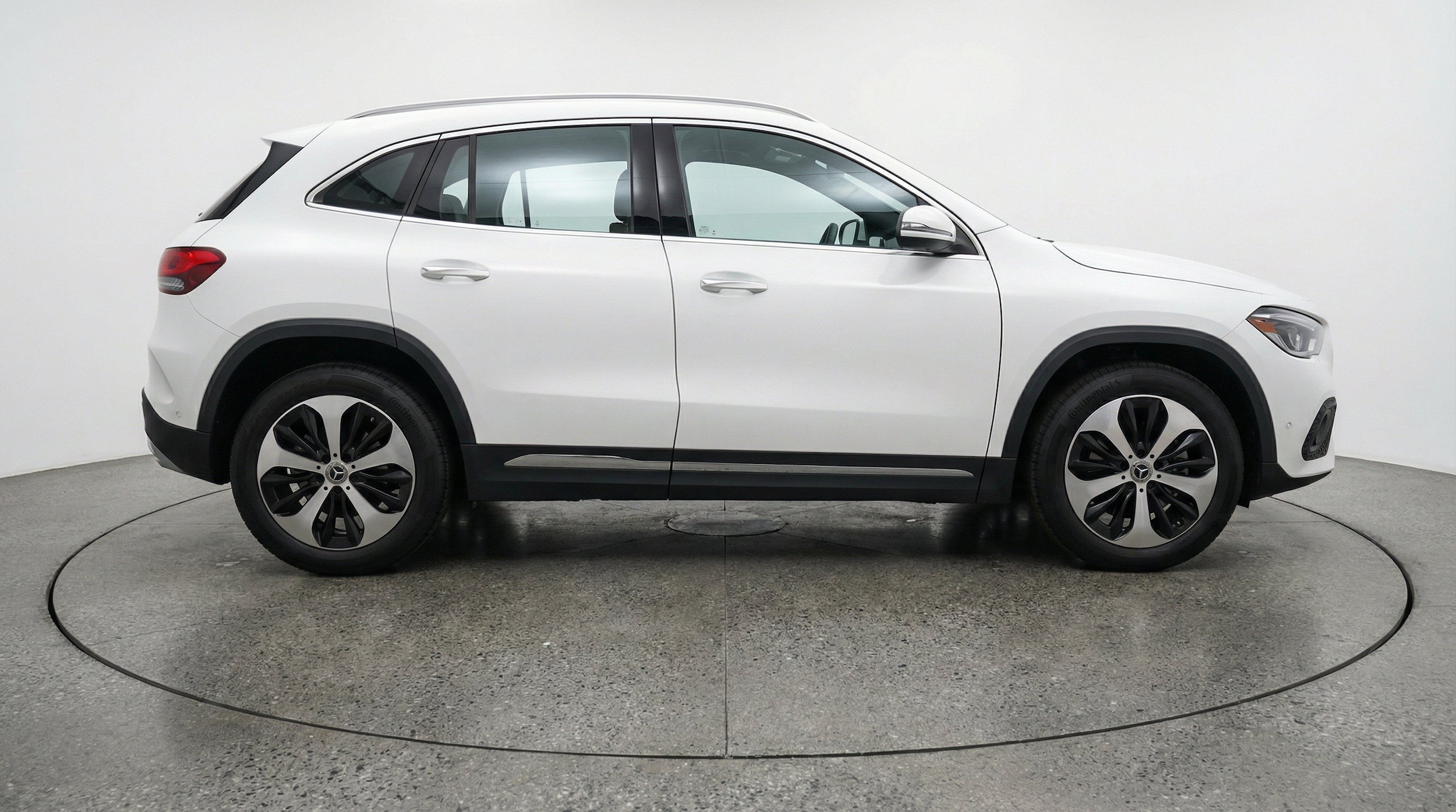 Thumbnail: 2025 Mercedes-Benz GLA - 10