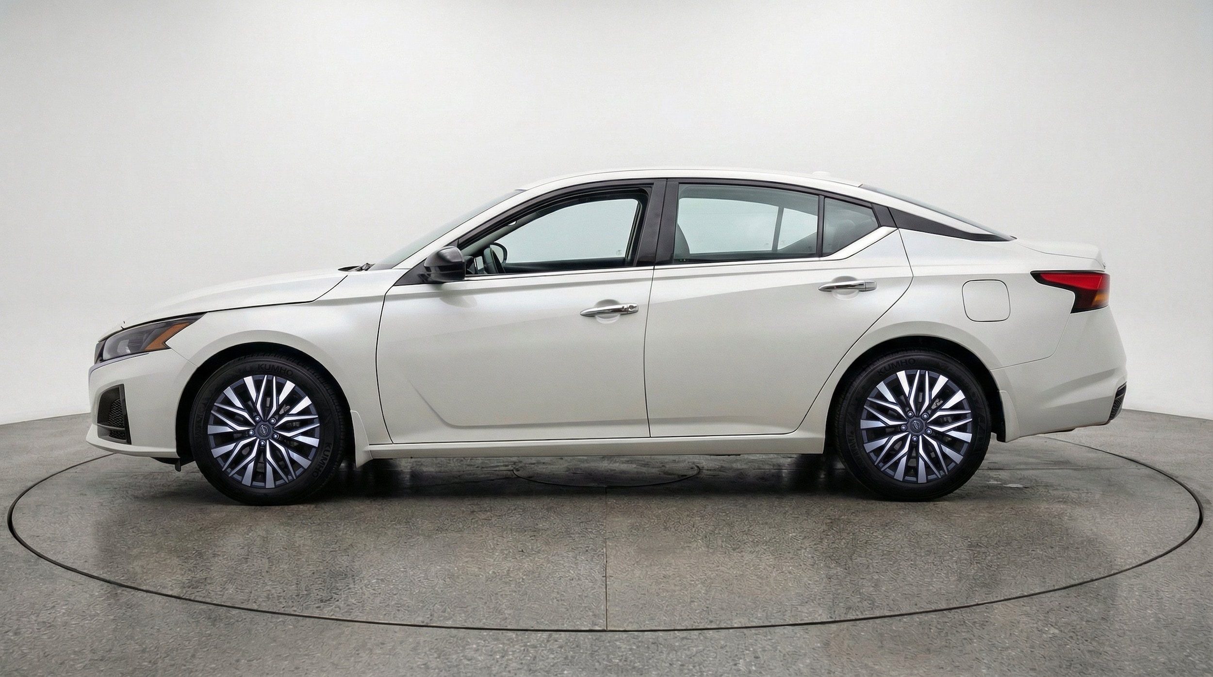 Thumbnail: 2025 Nissan Altima - 5