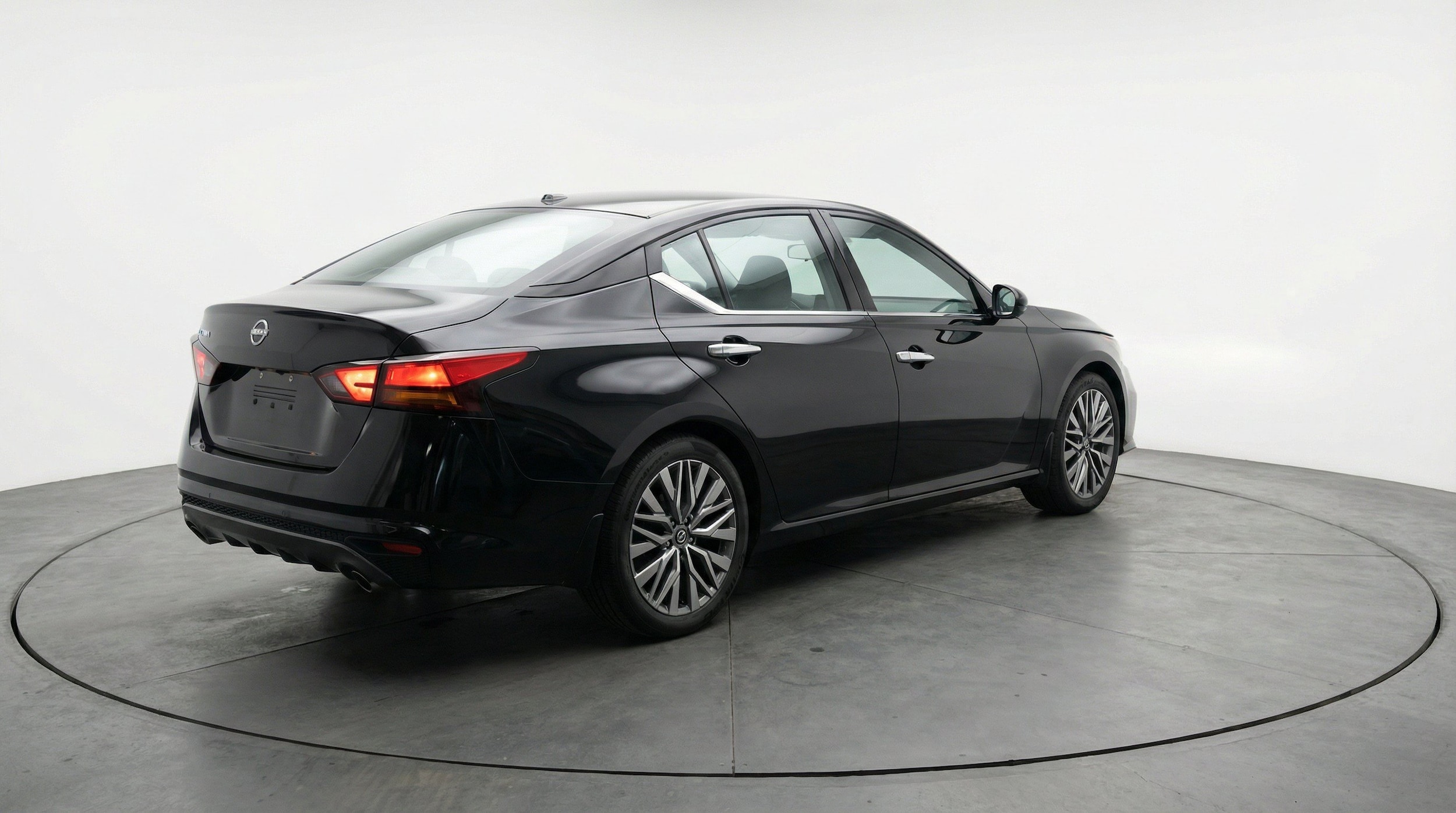 Thumbnail: 2025 Nissan Altima - 9