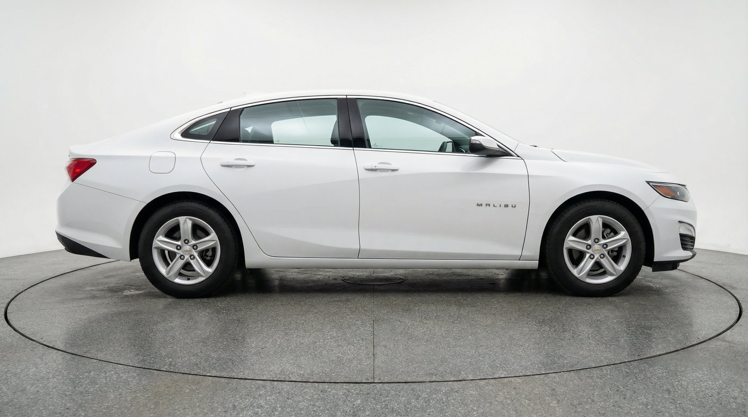 Thumbnail: 2024 Chevrolet Malibu - 10